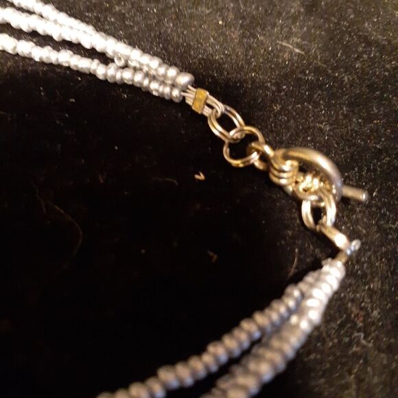 19" JADE PENDANT NECKLACE. TRIPLE STRAND - Picture 6 of 6